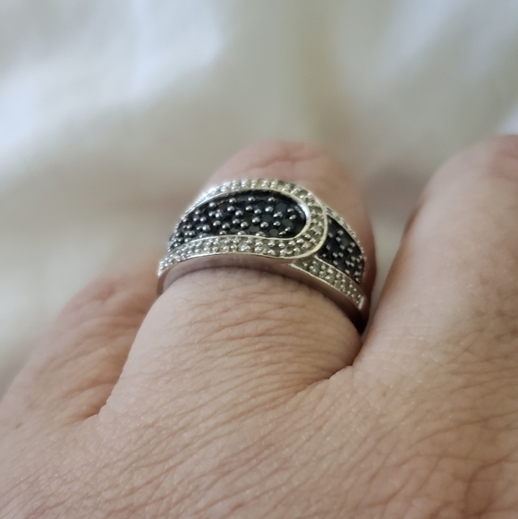 Size 10, 14K White Gold Blue Sapphire & Diamond Ring, Excellent pre-owned condit - Picture 3 of 8